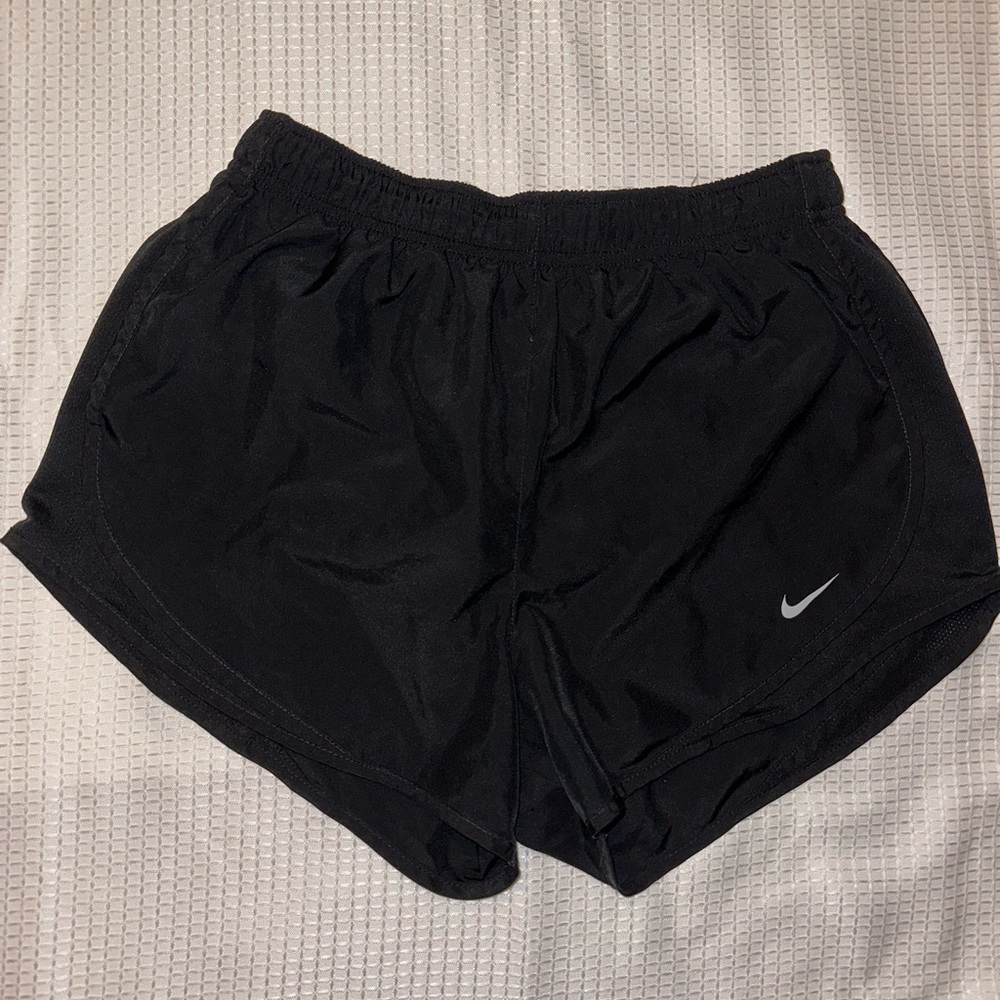 black nike dri fit shorts